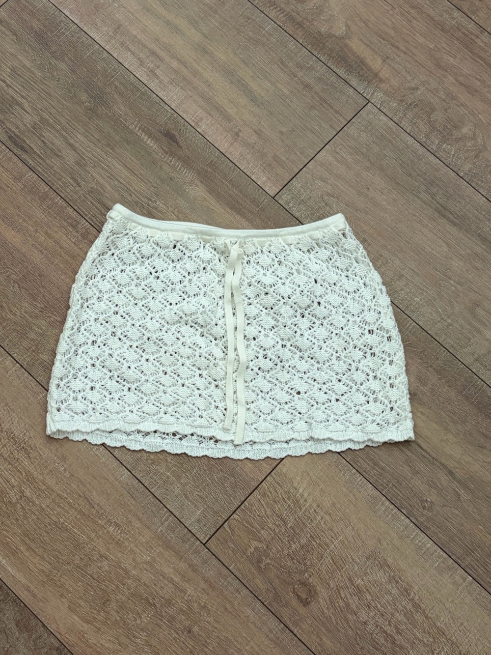 Crochet Hollister mini skirt - Picture 4 of 5